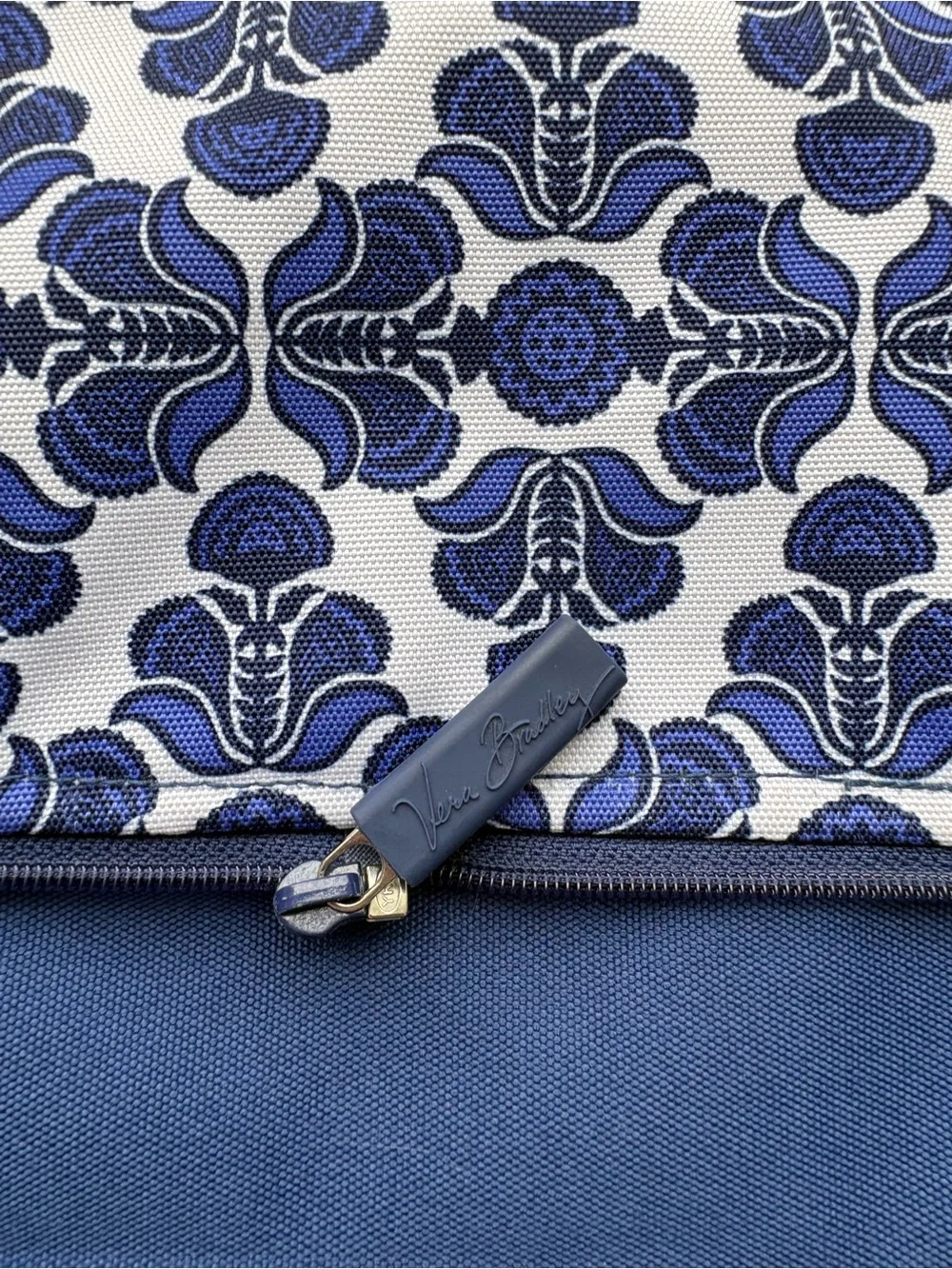 Vera Bradley Lighten Up Expandable Travel Bag Blue & White Floral Pattern